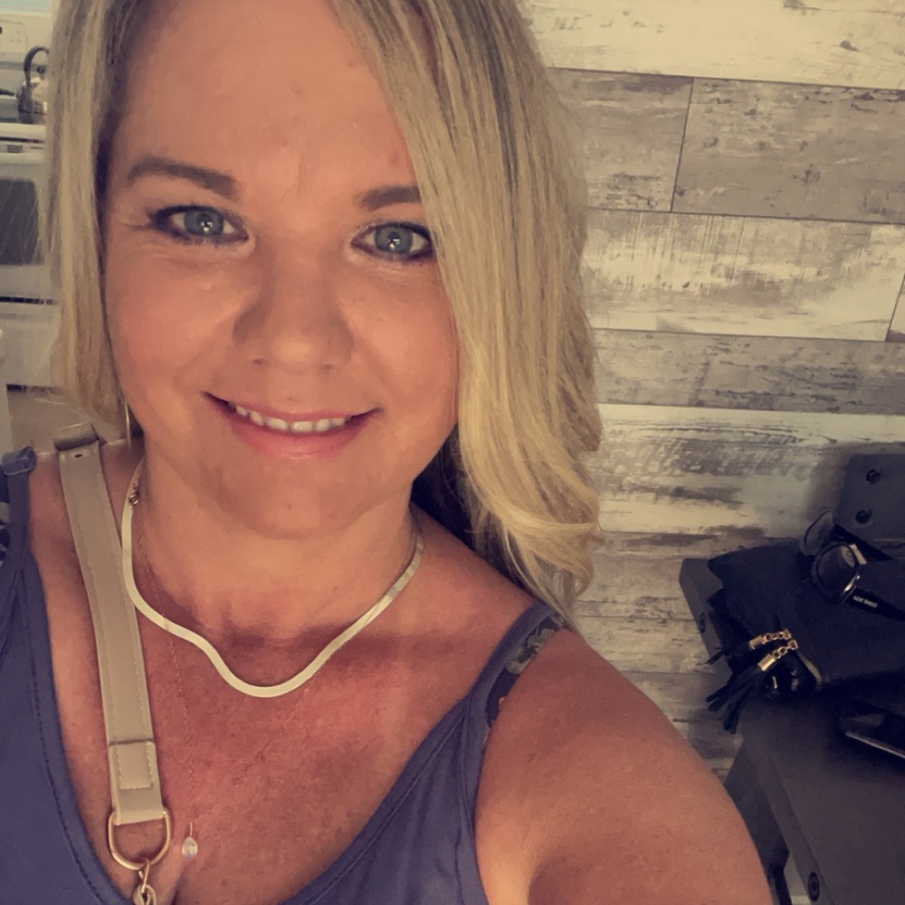 Meet your Posher, Renata